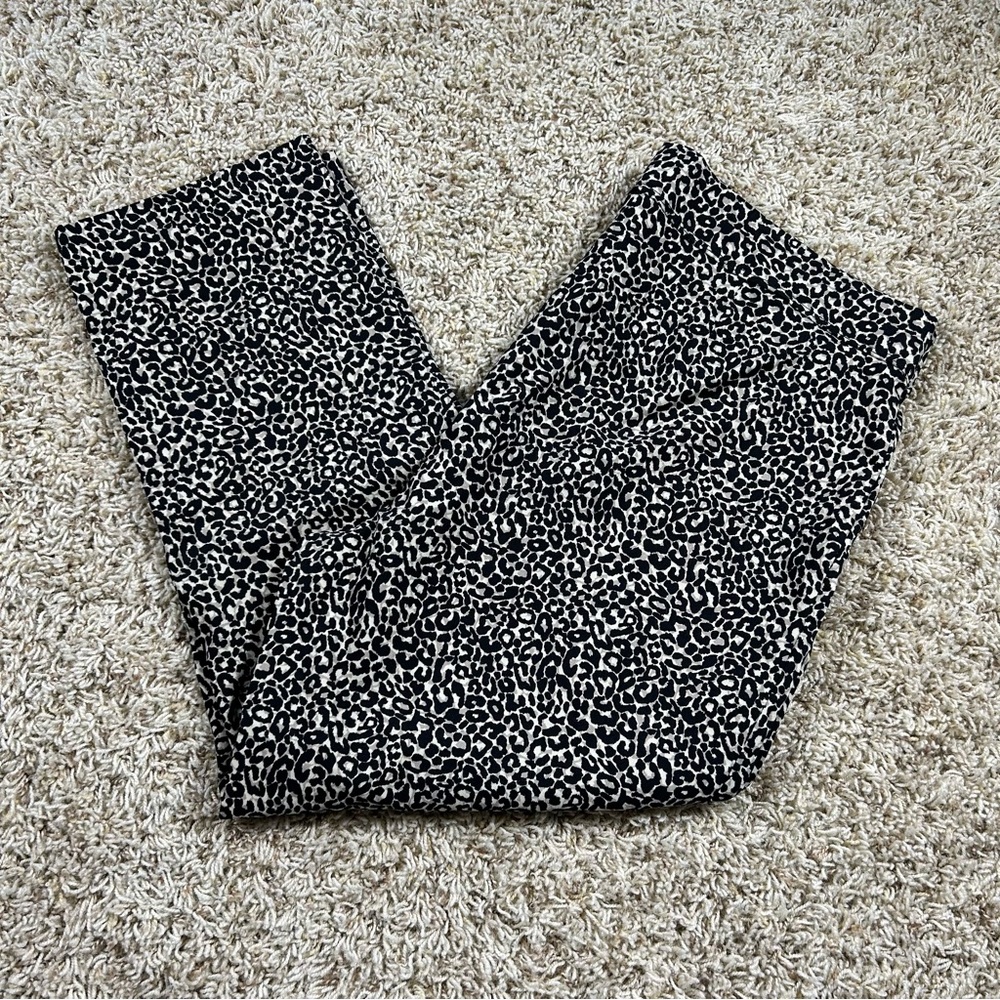 Rafaella - Women's Cheetah Print Pull on Capris - Size 16